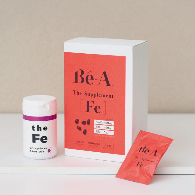 右：ヘム鉄、亜鉛など6種の栄養素を補給。ベア ザ・サプリメントFe 30袋￥4,750／ベア 左：吸収の良いヘム鉄を高濃度で。the Fe 60粒 ￥6,156／TAKAKOスタイル