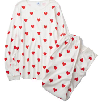 オーガニックコットンで柔らかな肌触り。 プリント長袖パジャマ￥7,700（上下セット）／プチバトー（プチバトー・カスタマーセンター）