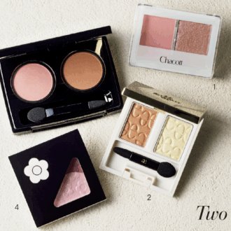 1. どんな服にも合うミルクティーのような優しいベージュ×パールピンク。チャコット アイシャドウデュオ601 ¥1,540／チャコット・コスメティクス　 2. 軽やかなクリーム色×オレンジブラウン。エレガンス エタンセル アルモニーアイズ 04 ¥3,850／エレガンス コスメティックス　 3. 温かみのあるピンク×オレンジ。アサイーやローズヒップオイル配合で、まぶたを乾燥から守る。MiMC ビオモイスチュアシャドー38 ¥4,180 ／MIMC　 4.かわいらしさとエレガントさが共存するナチュラルピンク×シックパープル。アイオープナーA017 ¥1,650 ／マリークヮント