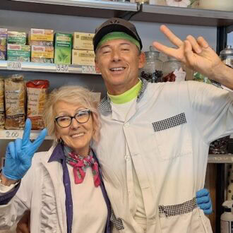 【50代からの「整う」ヨーロッパ便り】村の食品店の美魔女