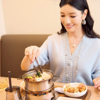 漢方では秋冬は冷えや乾燥で抵抗力が弱まると考えるので、免疫アップに良いきのこ（1人前￥690）も追加トッピング。