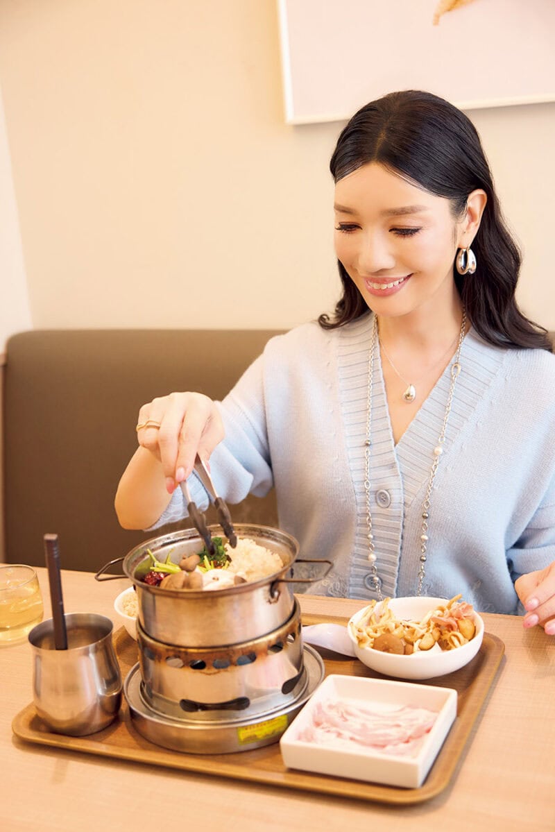 漢方では秋冬は冷えや乾燥で抵抗力が弱まると考えるので、免疫アップに良いきのこ(1人前¥690)も追加トッピング。