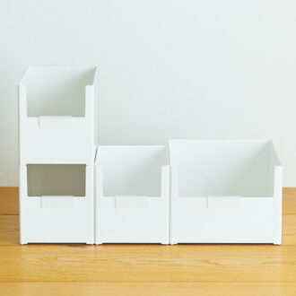 「Skitto」シリーズ 左から： 整理収納小物ケース Skittoスキット M 各￥598 約W14×D21.2×H15.2cm L ￥698 約W14×D28.2×H15.2cm XL ￥980 約W21×D28.2×H15.2cm