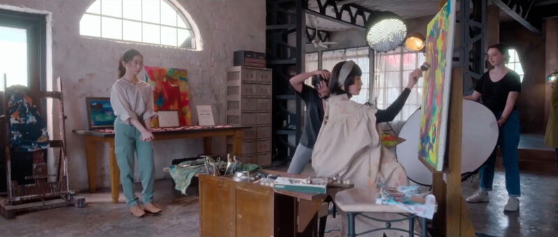 画家を演じる宮沢りえ。『人間標本』©2025 Amazon Content Services LLC or its Affiliates.