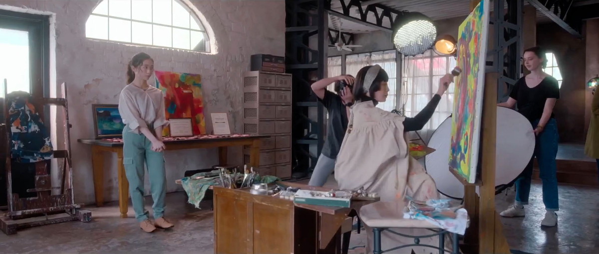 画家を演じる宮沢りえ。『人間標本』©2025 Amazon Content Services LLC or its Affiliates.