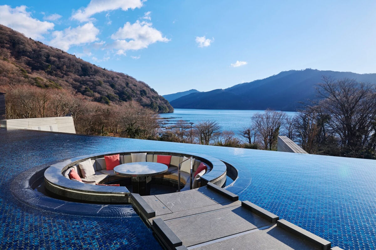 水盤テラス/箱根・芦ノ湖温泉リゾート「はなをり」