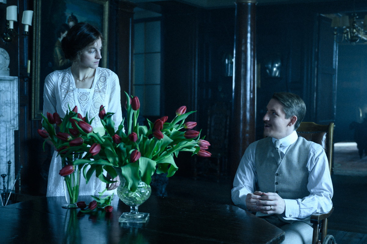 原作は、イギリスの作家D・H・ローレンスの名作小説。Netflix映画『チャタレイ夫人の恋人』独占配信中