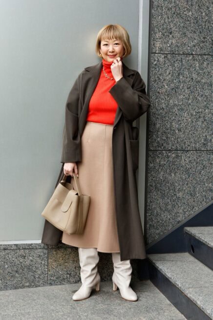 【スナップ】2025年の冬はやっぱりブラウン♡ 「ロングコート」と「カラーニット」で魅せる華やかコーデ