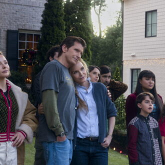 2025年の最新クリスマス映画！『なんて楽しいクリスマス！』© Amazon Content Services LLC