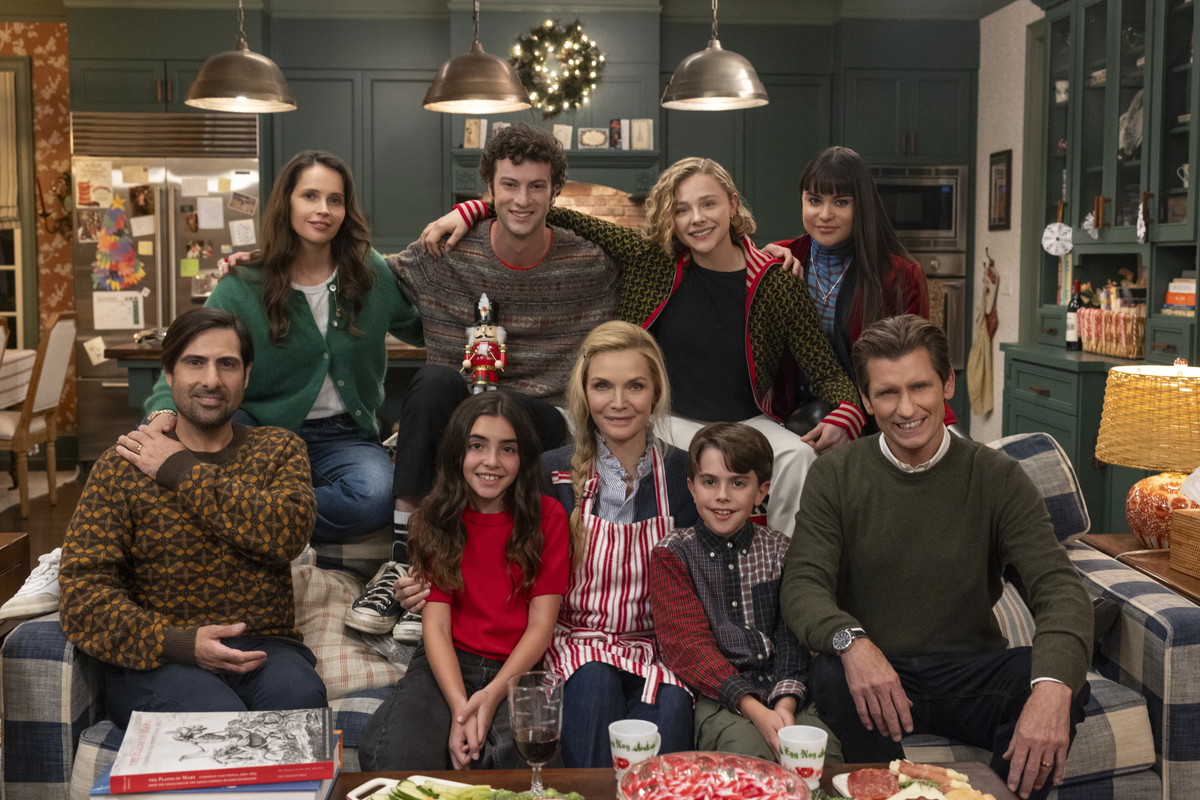 一家の大騒動を描いた心温まるコメディ『なんて楽しいクリスマス!』© Amazon Content Services LLC