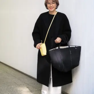 【50代のスナップ集】「無難に見える」を回避するには？ 挿し色コーデ6選