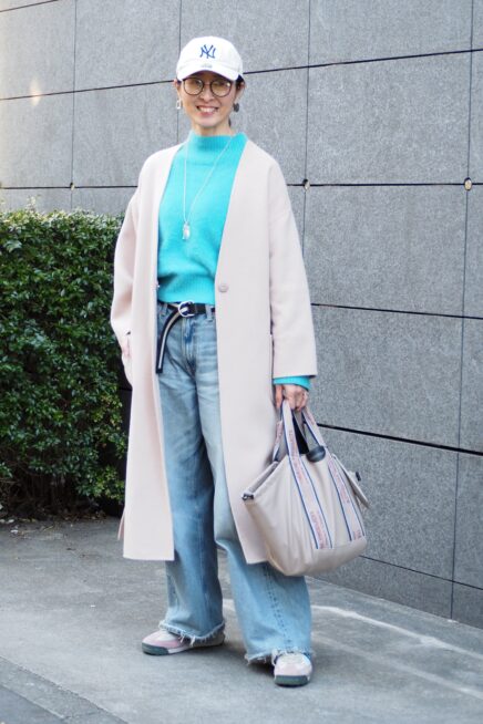 【スナップ】50代のおしゃれを更新！ きれい色ニットが主役の洗練カジュアル