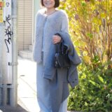 【スナップ】グレーのワントーンで魅せる50代のきれいめリラックススタイル