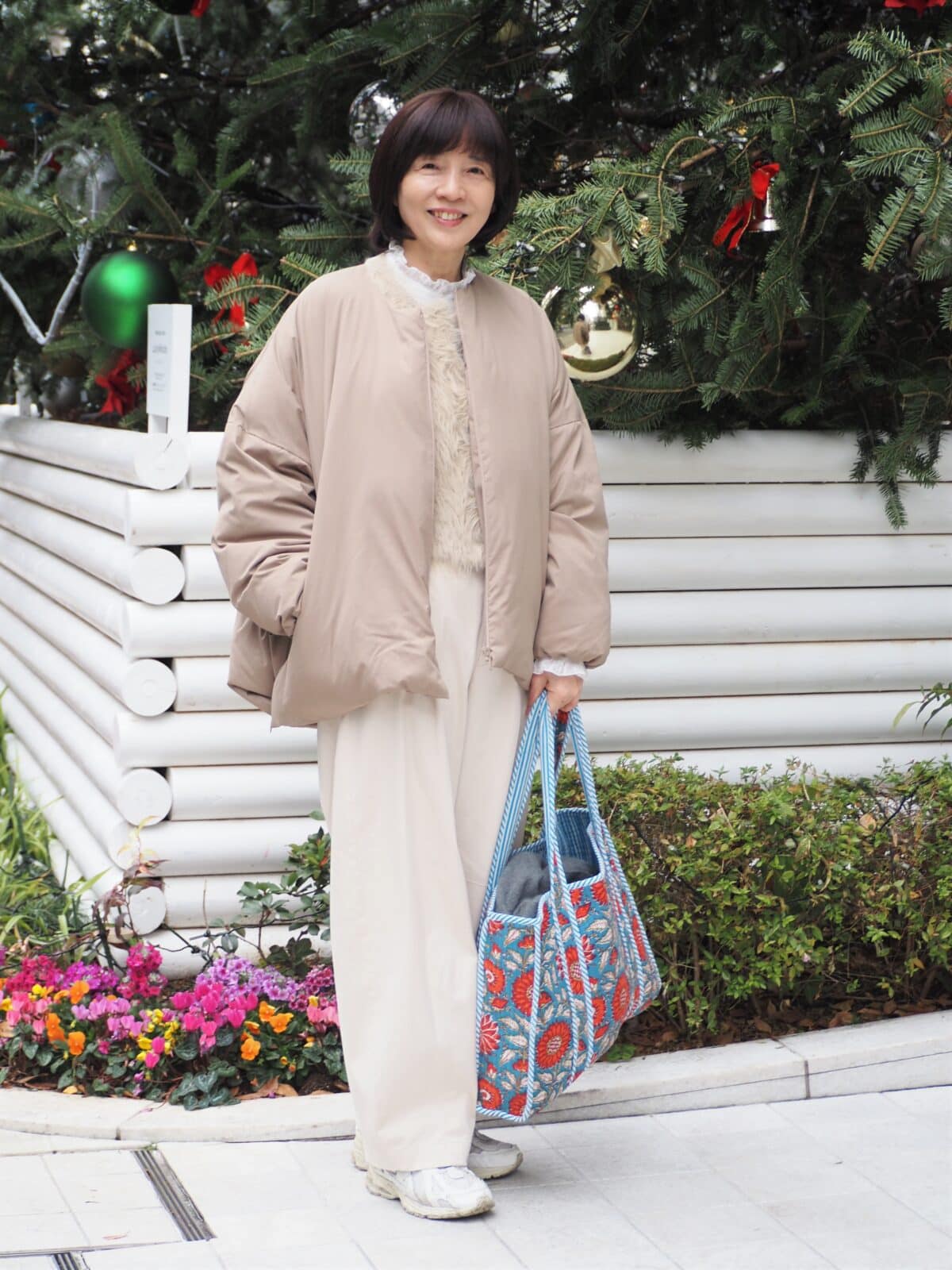 【1週間スナップ】体型も寒さも気になる50代、どうすれば？ ぐっとあか抜けるシンプルコーデの最適解