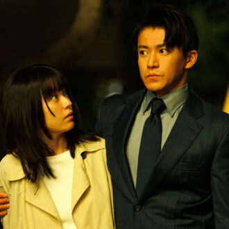 小栗旬×ハン・ヒョジュが心にストレスを抱えた男女を演じる。Netflixシリーズ『匿名の恋人たち』独占配信中