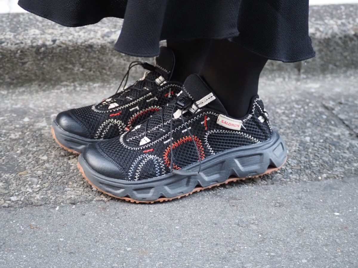 サロモンのスニーカー