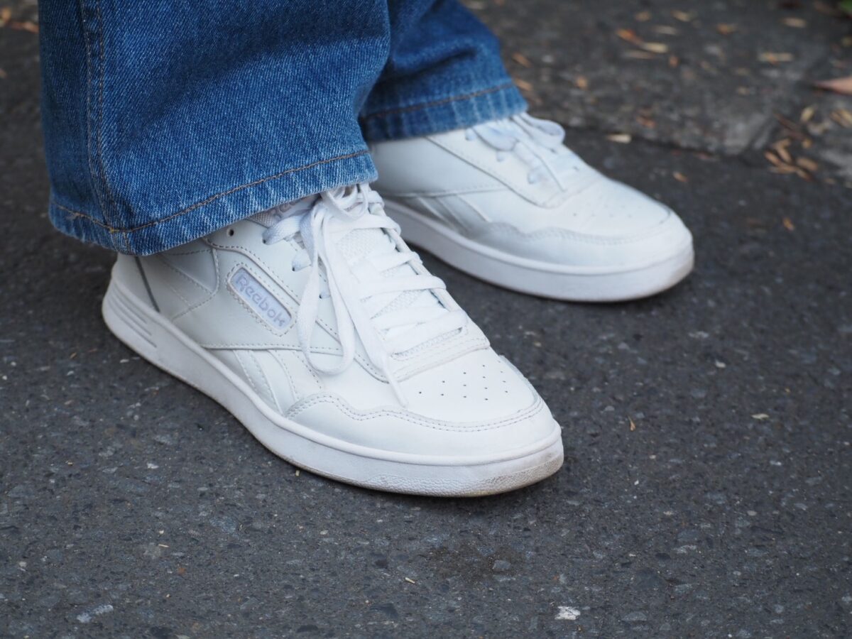 リーボックのスニーカー