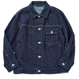 デニムジャケット¥38,500／ヤエカ（ヤエカ アパートメント ストア）