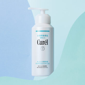 キュレル 潤浸保湿 泡ジェル洗顔料 ［医薬部外品］ 200g ¥2,090（編集部調べ）／花王