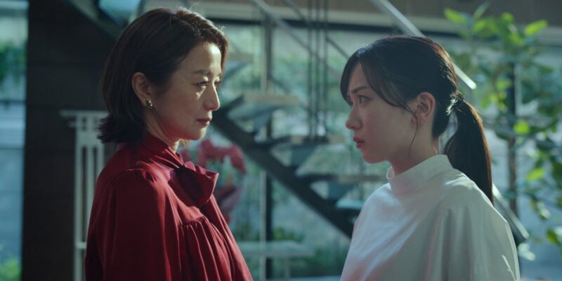 永野芽郁と鈴木京香が火花を散らす！Netflixシリーズ『御手洗家、炎上する』独占配信中