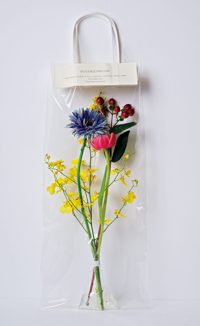 フラワークリアバッグ¥1,870(参考価格。時価で変動あり)/DILIGENCE PARLOUR OMOTESANDO