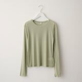 【GUで指名買い】50代が選ぶべき一着
重ね着スタイルに欠かせない挿し色アイテム