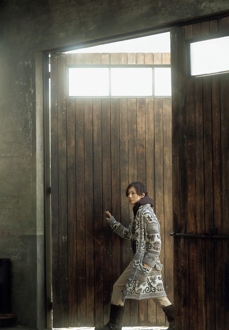 カーディガン¥132,000、セーター¥49,500、パーカー¥26,400、Tシャツ¥16,500、パンツ¥38,500、ブーツ(参考商品)/すべてポロ ラルフローレン