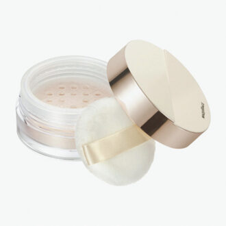 マキアージュ エッセンスグロウ キープパウダー 全2色 ¥3,850（編集部調べ）／マキアージュ