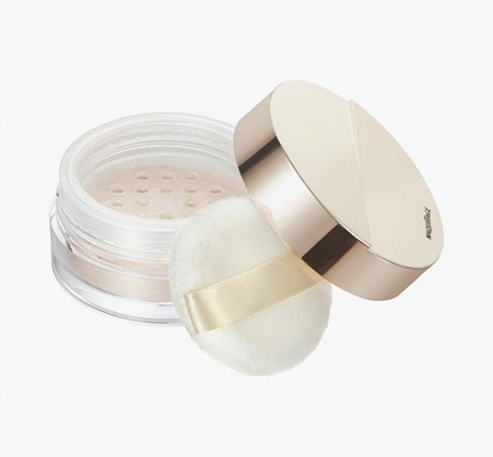 マキアージュ エッセンスグロウ キープパウダー 全2色 ¥3,850（編集部調べ）／マキアージュ