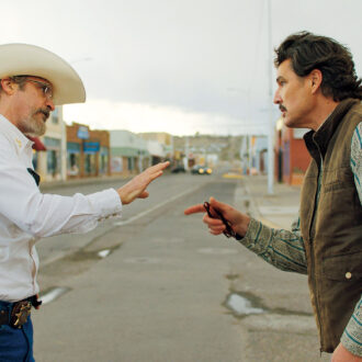 『エディントンへようこそ』 監督：アリ・アスター 出演：ホアキン・フェニックス、ペドロ・パスカル、 エマ・ストーン ＴＯＨＯシネマズ 日比谷ほか全国公開中