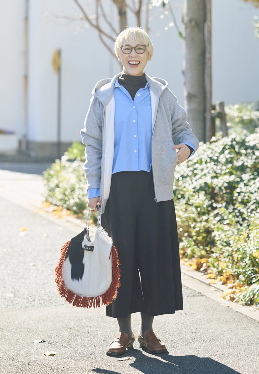 ユニクロのショート丈シャツを、キュロットパンツと合わせて