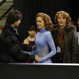 主演のテイラー・ファースは全米選手権に出場歴があり、映画でも素晴らしい滑りを披露。『アイス・キャッスル 氷上のヒロイン』© 2010 Stage 6 Films, Inc. All Rights Reserved.