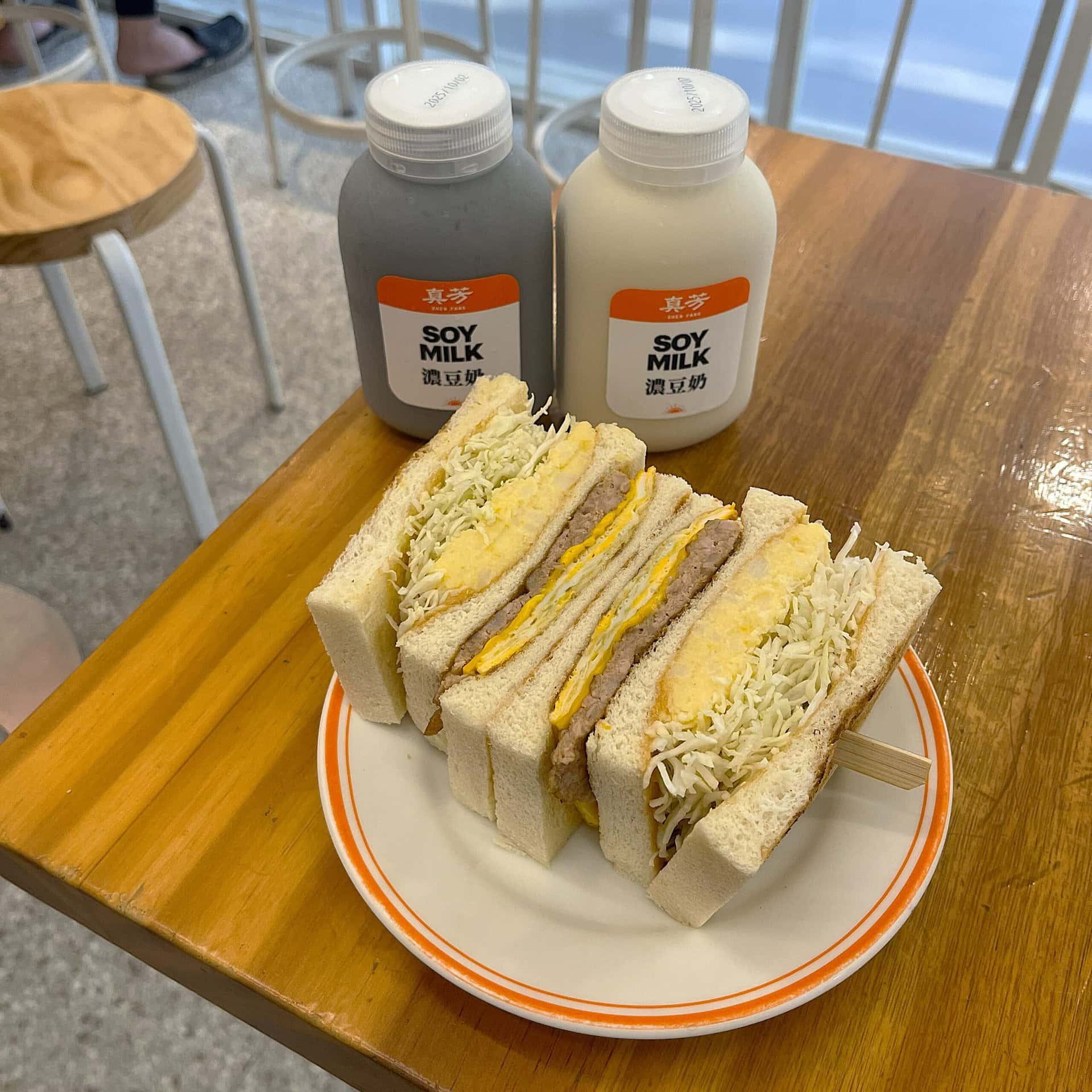 台湾朝ごはんの裏定番「三明治」