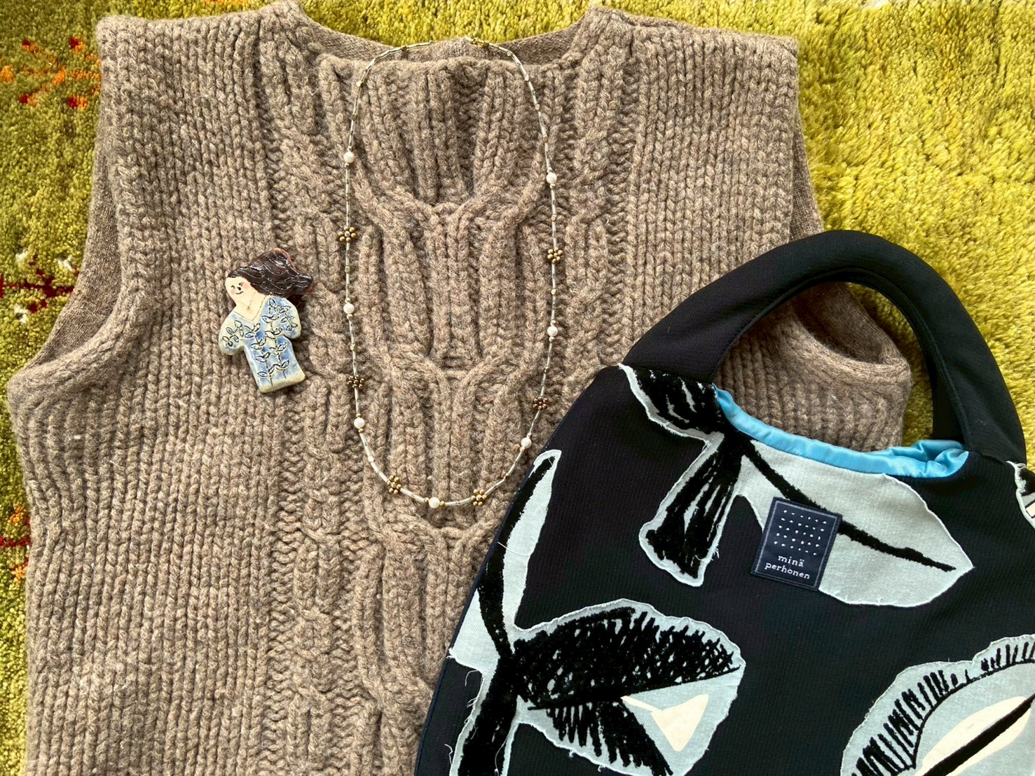 バックは、ミナ・ペルホネンの「エッグバッグ」