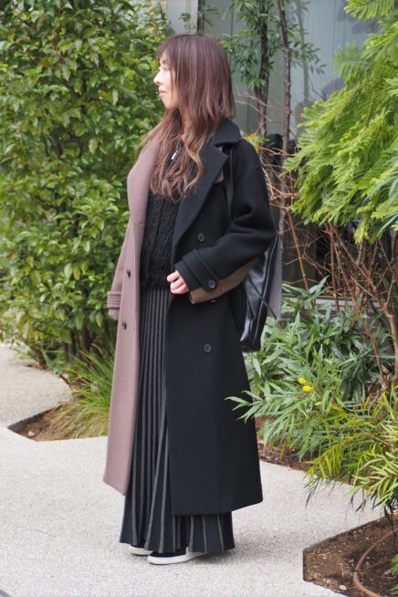 【スナップ】個性が光るバイカラーコートが冬のおしゃれの主役！ 「プーマ」のスニーカーで足元を軽やかに