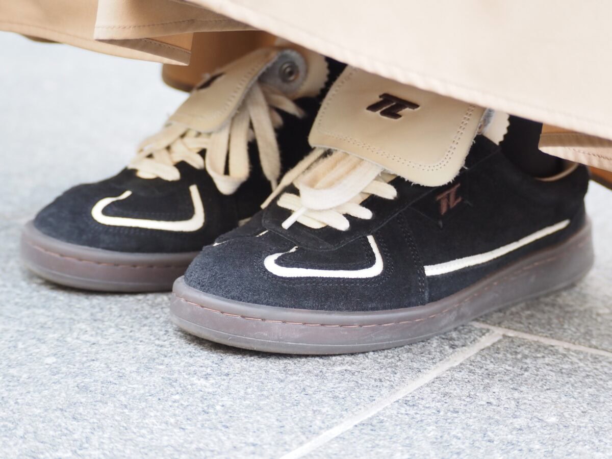 ウィムガゼットのスニーカー