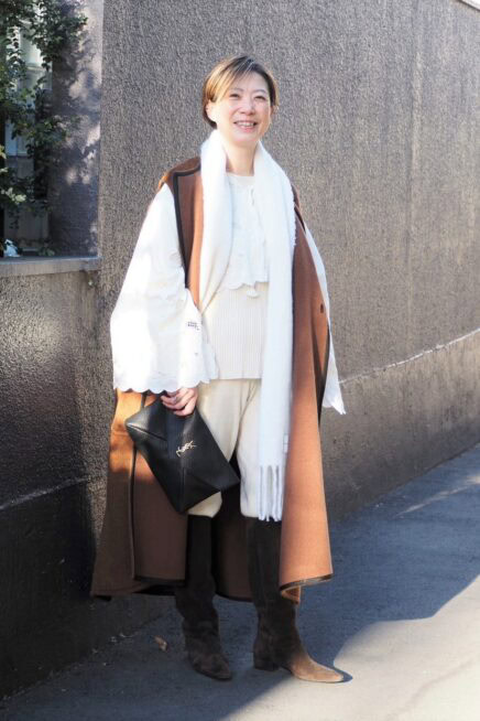 【スナップ】「ユニクロ」のニットパンツ、何と合わせるのが正解？ 楽ちんなのにきれい見えする上級テクを紹介