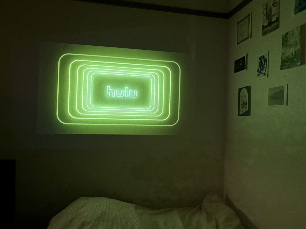 スぺパ＆タイパに優れたプロジェクター「Nova」を本音レビュー