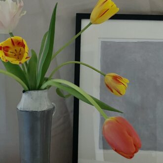 チューリップ１本１本の個性をいかして自由にいけて。