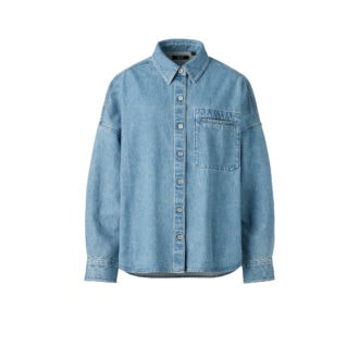 デニムリラックスシャツジャケット　4990円（税込）※男女兼用