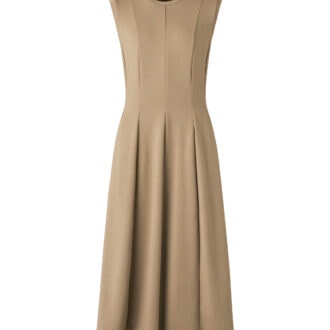 フィットアンドフレアワンピース/ノースリーブ　4990円（税込）