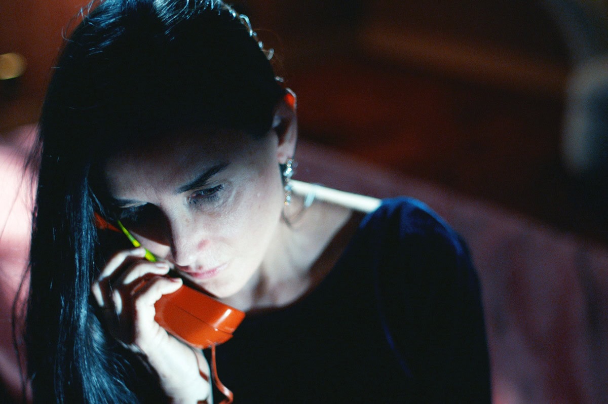 デミ・ムーアはゴールデングローブ賞主演女優賞（ミュージカル・コメディ部門）を受賞。『サブスタンス』©2024 UNIVERSAL STUDIOS