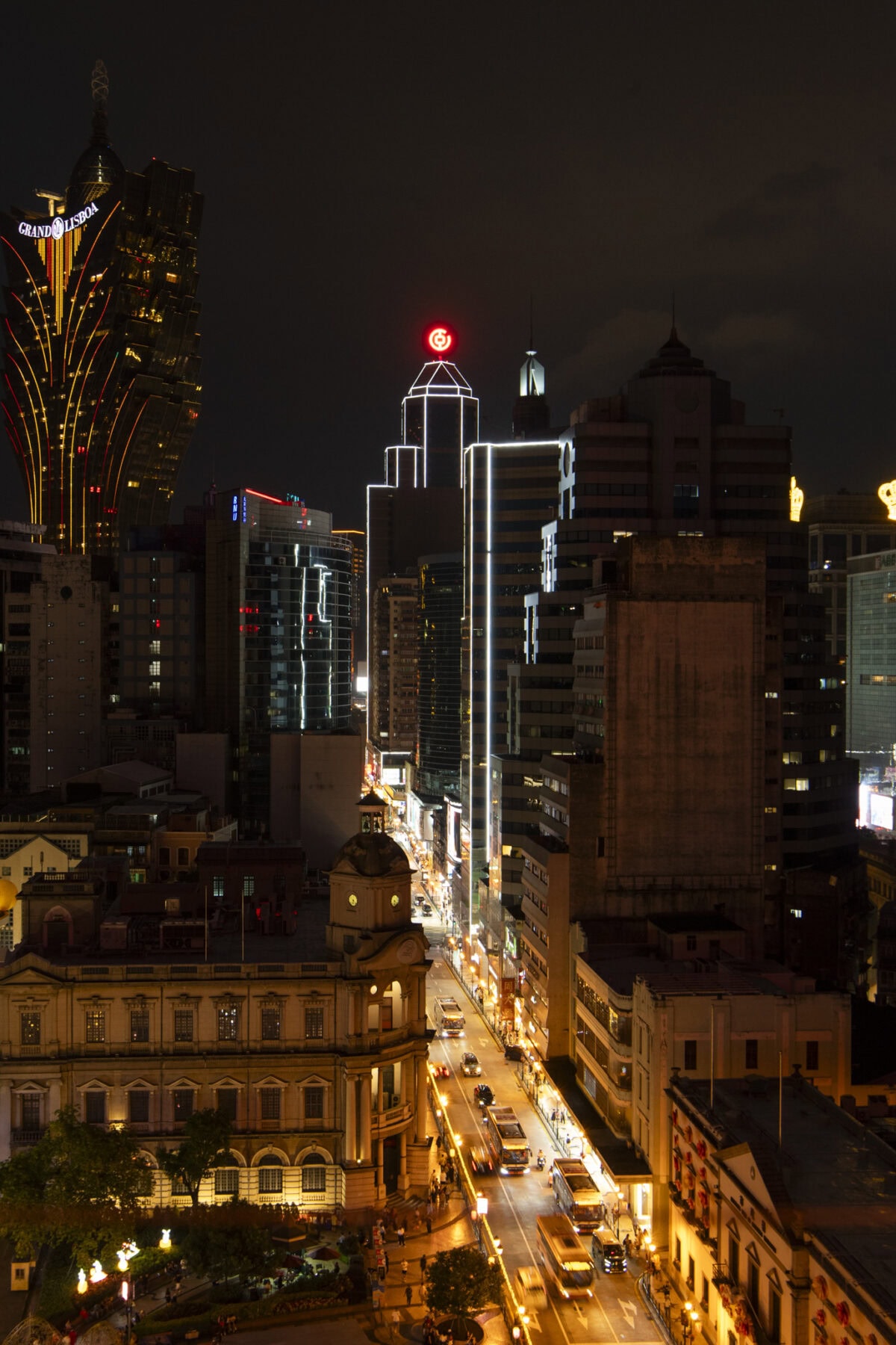 マカオのホテルバー。女性の一人旅にも安心。