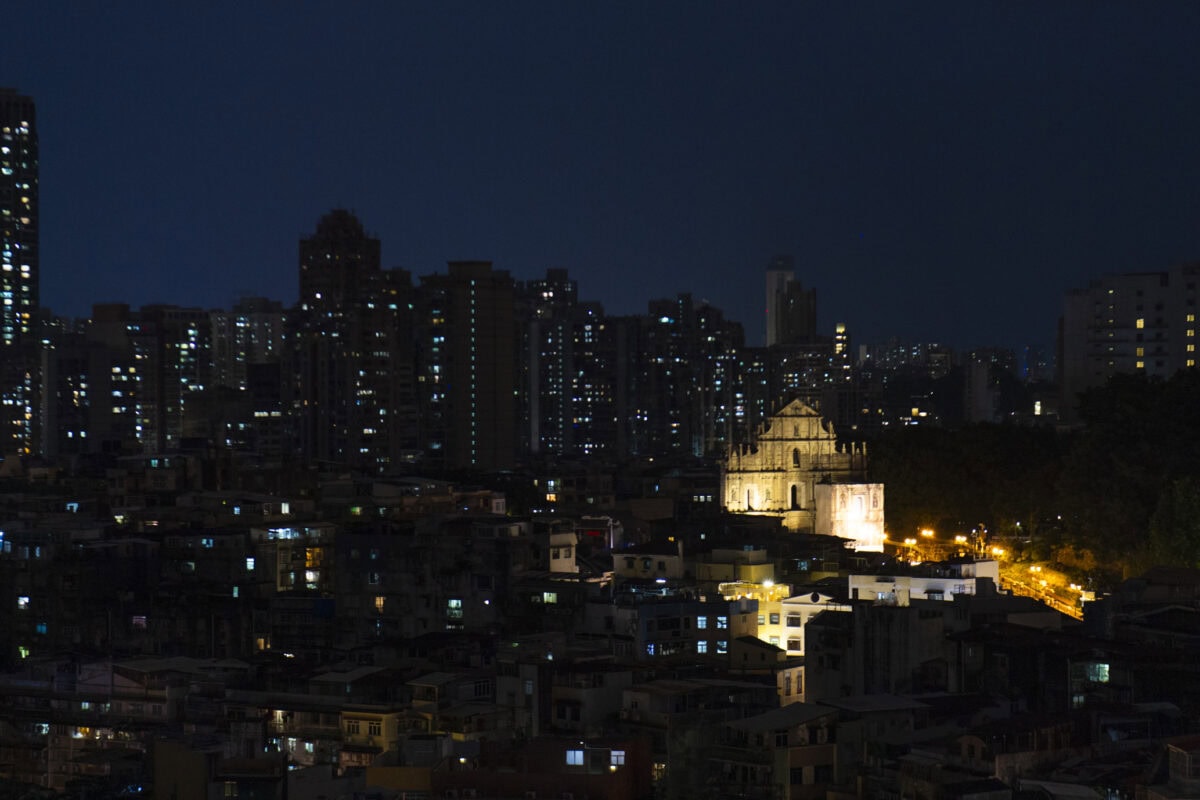 マカオのホテルバー。女性の一人旅にも安心。