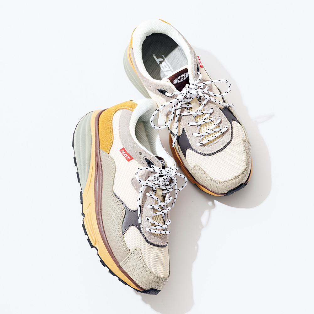 MBT NARITA 全3 色 22.5 ～ 25.5cm ¥29,700 ／トレンドジャパン