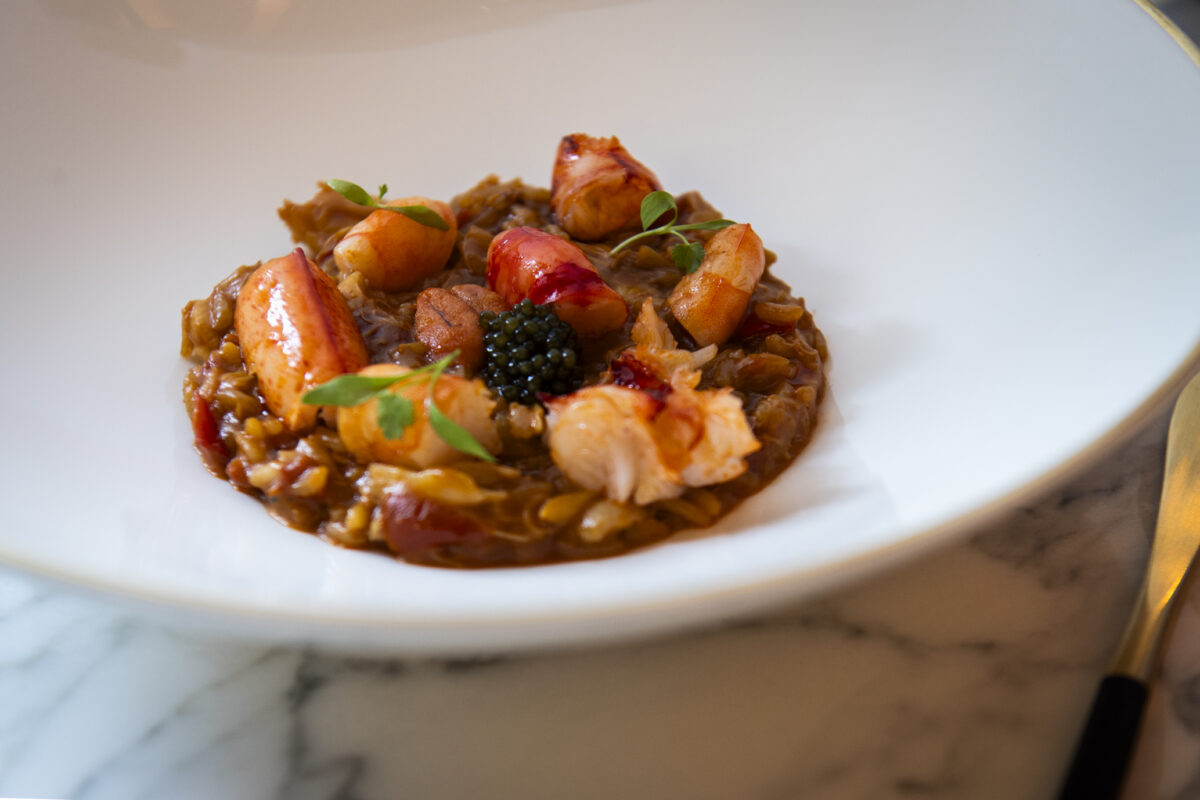 マカオのホテルバー。女性の一人旅にも安心。