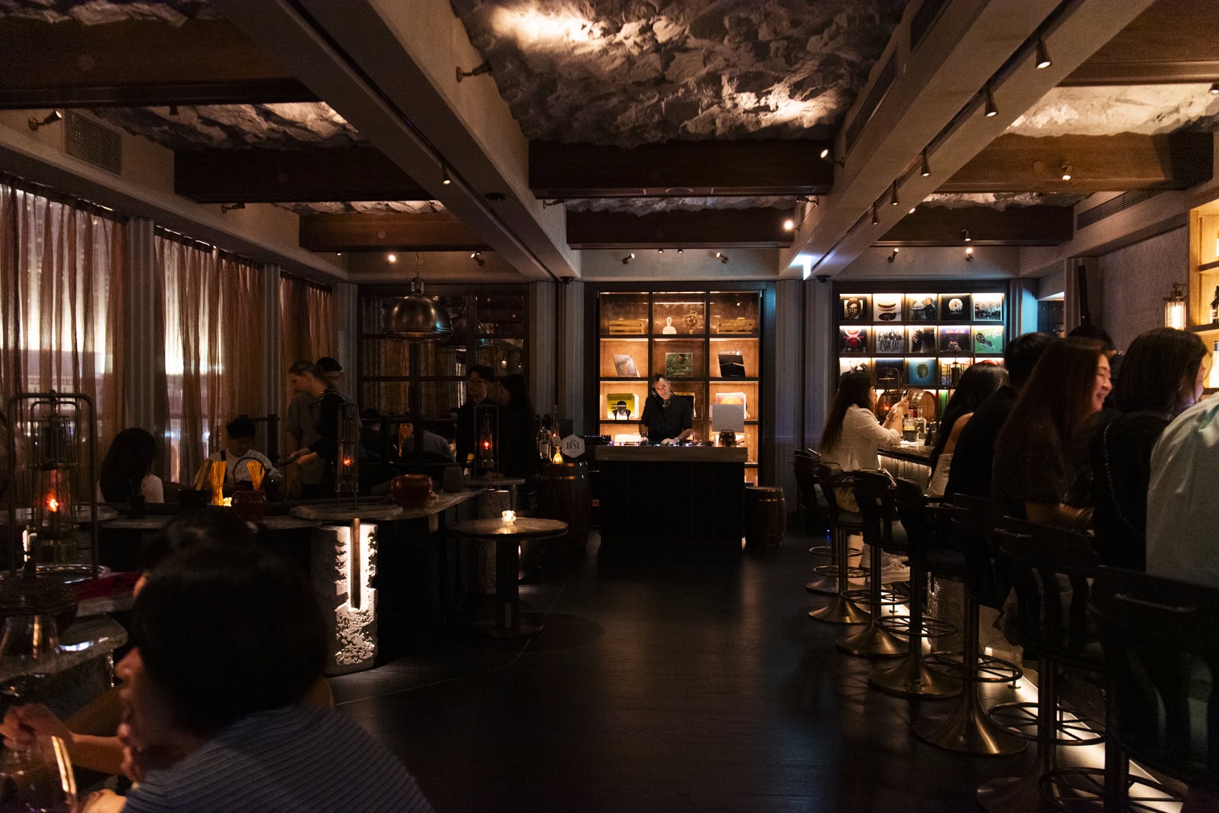 【大人のバー探訪】Long Bar