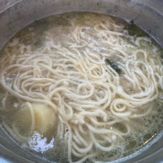 陳玉華(チンオックァ)ハルメ元祖タッカンマリの〆のカルグクス