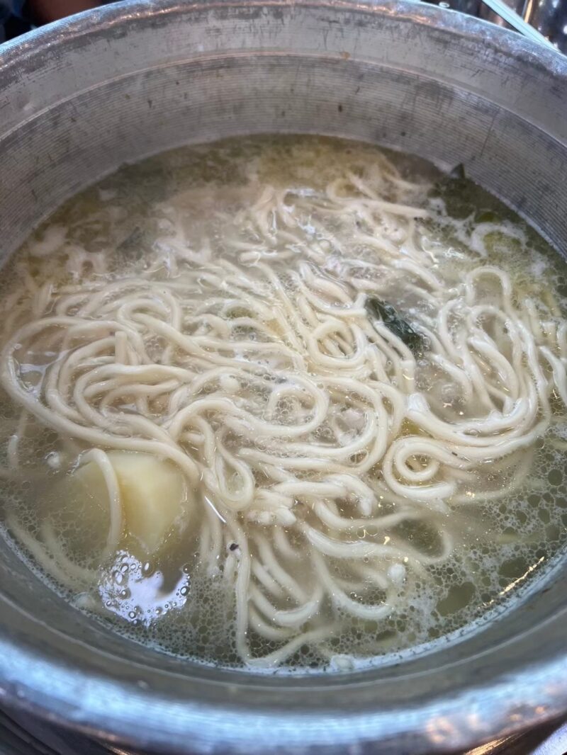 陳玉華(チンオックァ)ハルメ元祖タッカンマリの〆のカルグクス