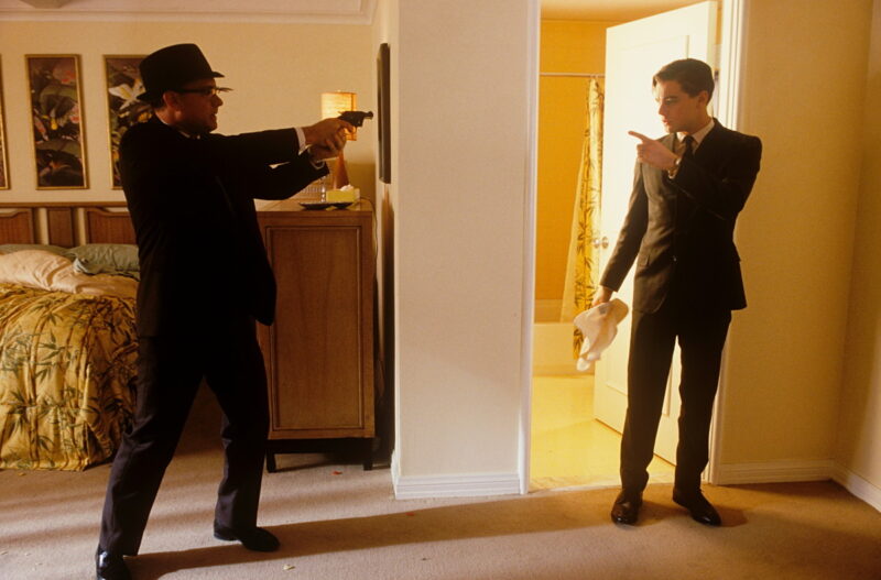 若き天才詐欺師をレオが演じた『キャッチ・ミー・イフ・ユー・キャン』TM & ©2002 DreamWorks LLC. All Rights Reserved.